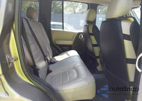 2004 Jeep Liberty Limited z USA, uszkodzony, nr VIN 1J4GL58K04W320182